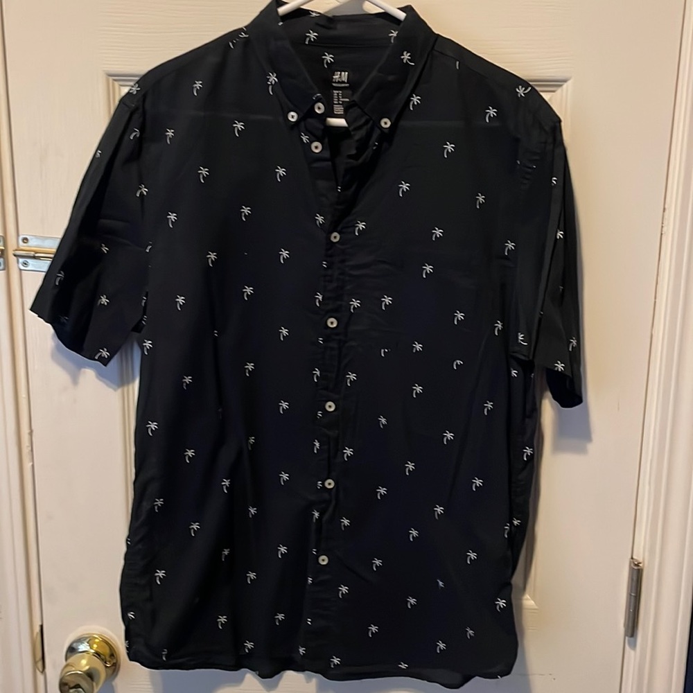 H&M Palm Trees Button-Down Regular Fit Shirt